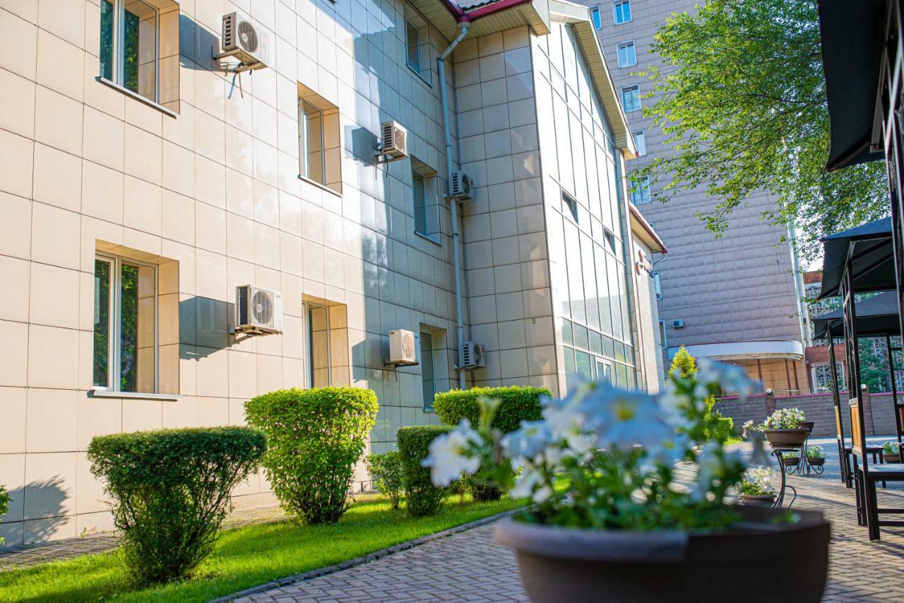 Jeppesen Residence Almaty Esterno foto